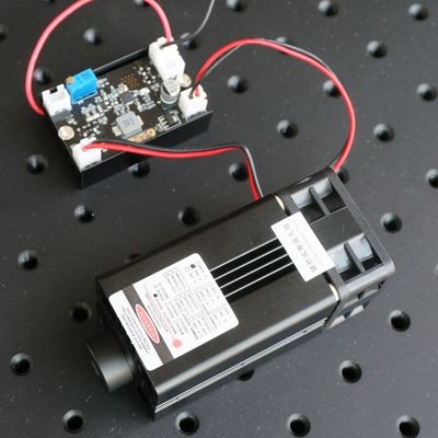 Modulo láser de haz azul de 445/450nm de 4.5W (NDB7A75) con modulación TTL para luces de escenario láser proveedor